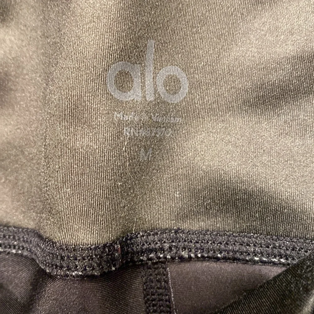 Alo Tech Lift Airbrush Legging - Picture 2 of 4